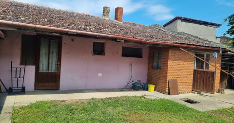 Mali Bajmok,Kuća