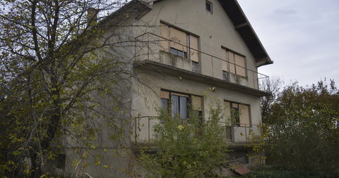 Novi Zhednik,House