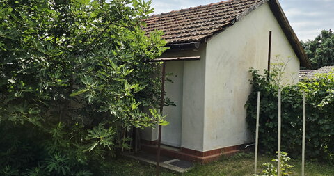 Mali Radanovac,Kuća