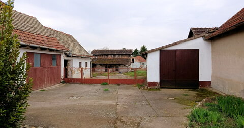 Stara Moravica,Kuća