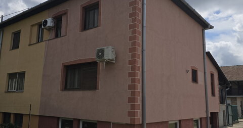 Kertvaroš,Kuća