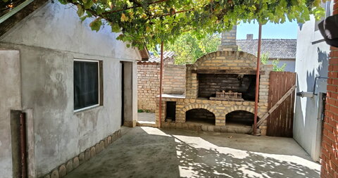 Feketić,Kuća