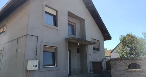 Feketić,Kuća