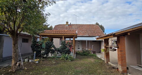 Mali Radanovac,Kuća