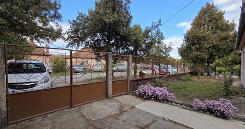 Mali Radanovac,Kuća